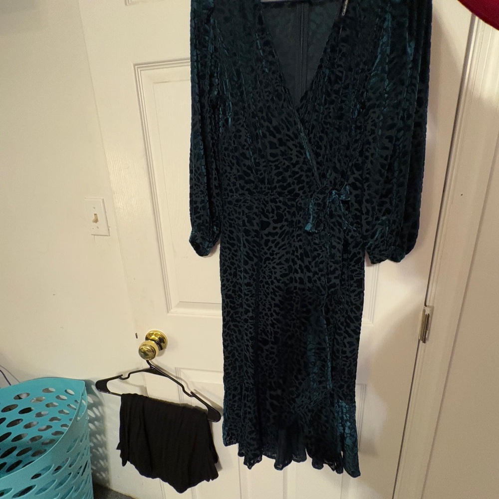 Calvin Klein Black Animal Print Long Sleeve Dress - Picture 3 of 3